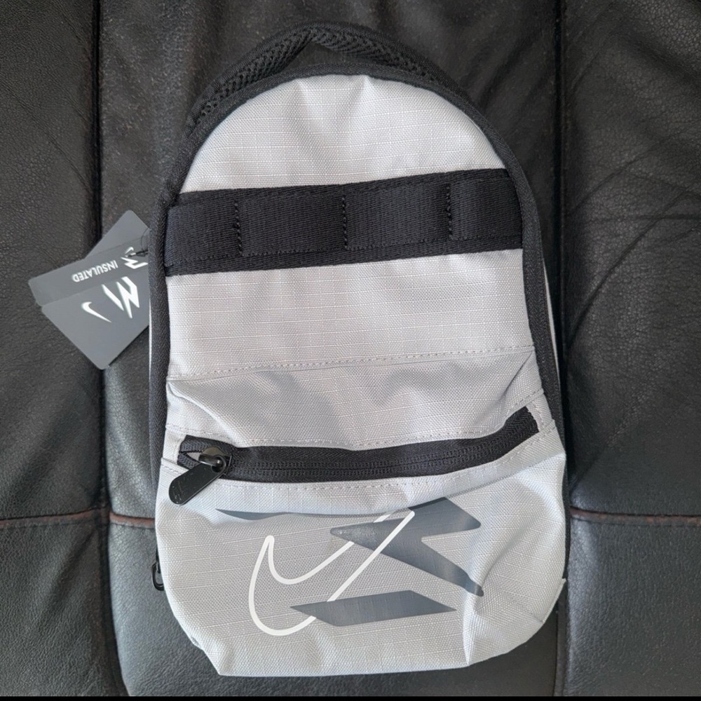 Brand New Unisex Nike insulated lunch bag